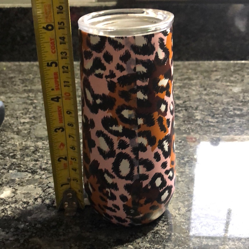 ⭐️SALE 3/$10⭐️Hot/ cold insulated cup - NWOT